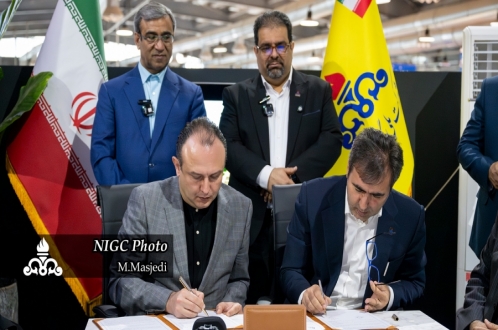 در راستای مصرف بهینه گازطبیعی و در دومین روز از نمایشگاه بین‌المللی نفت، گاز، پالایش و پتروشیمی؛ تفاهم‌نامه جایگزینی یک میلیون بخاری کم‌مصرف به امضا رسید